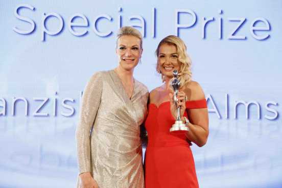 BADEN-BADEN, GERMANY - MARCH 25:  Maria Hˆfl-Riesch and Franziska van Almsick during the Gala Spa Awards at Brenners Park-Hotel & Spa on March 25, 2017 in Baden-Baden, Germany.  (Photo by Axel Kirchhof/Getty Images for GALA) *** Local Caption *** Maria Hˆfl-Riesch, Franziska van Almsick